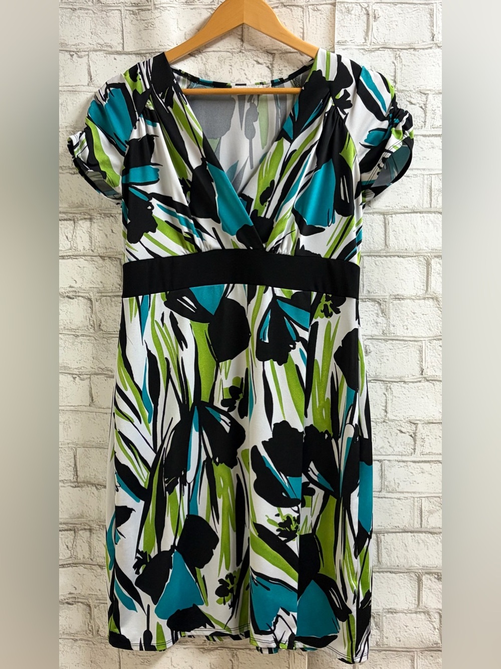 Ricki's Floral V-Neck Cap Sleeve Midi Dress